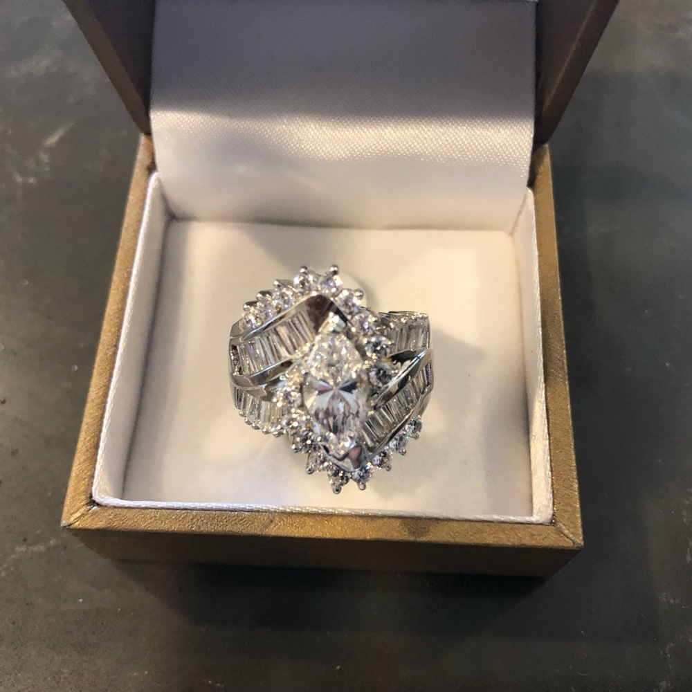 Silver 925 and crystals ring